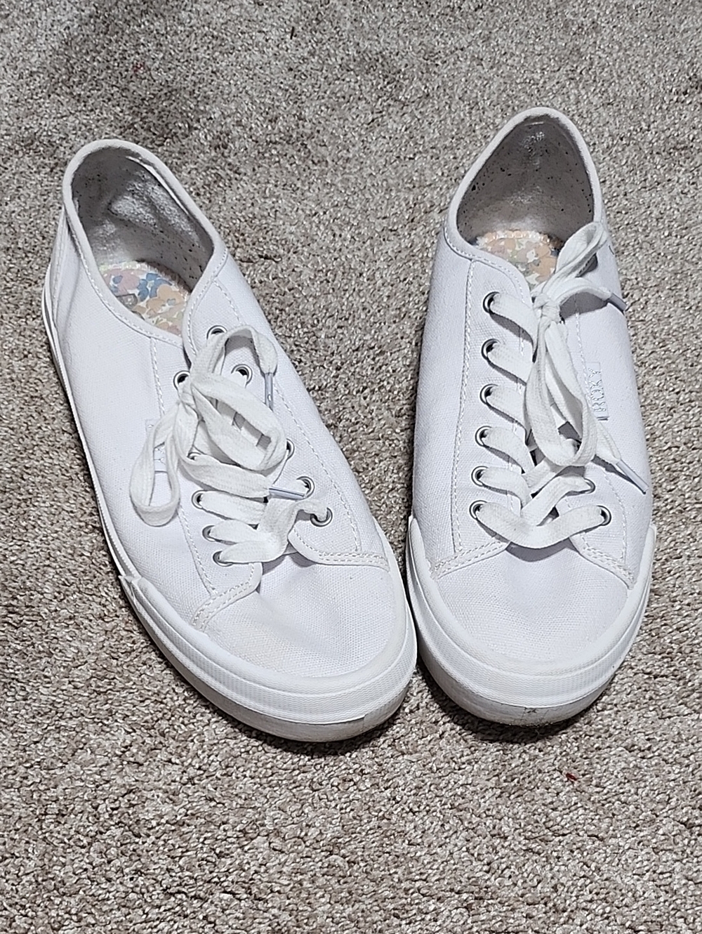 Roxy Women’s Casual White Canvas Lace-Up Sneakers